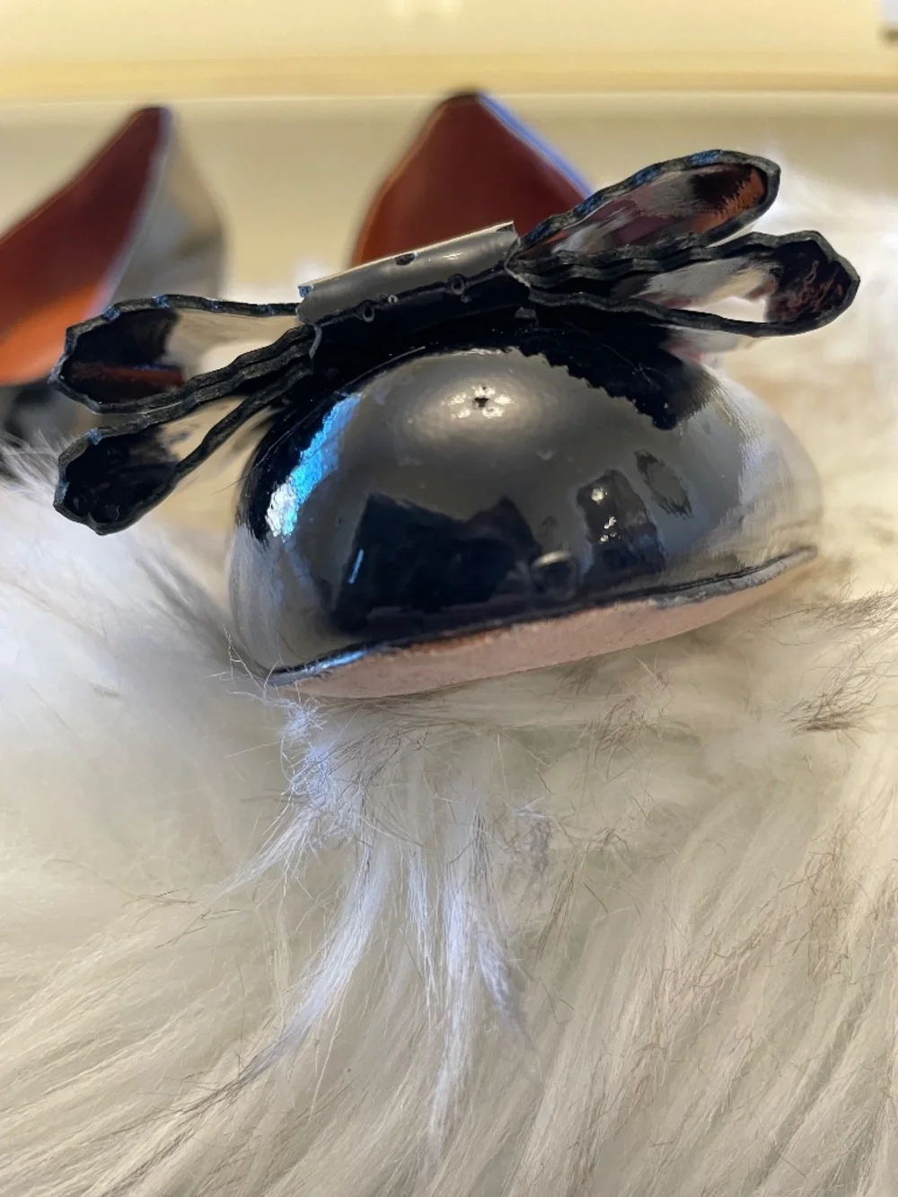 Johnston & Murphy Black Patent Leather Bow Pumps – Size 6M